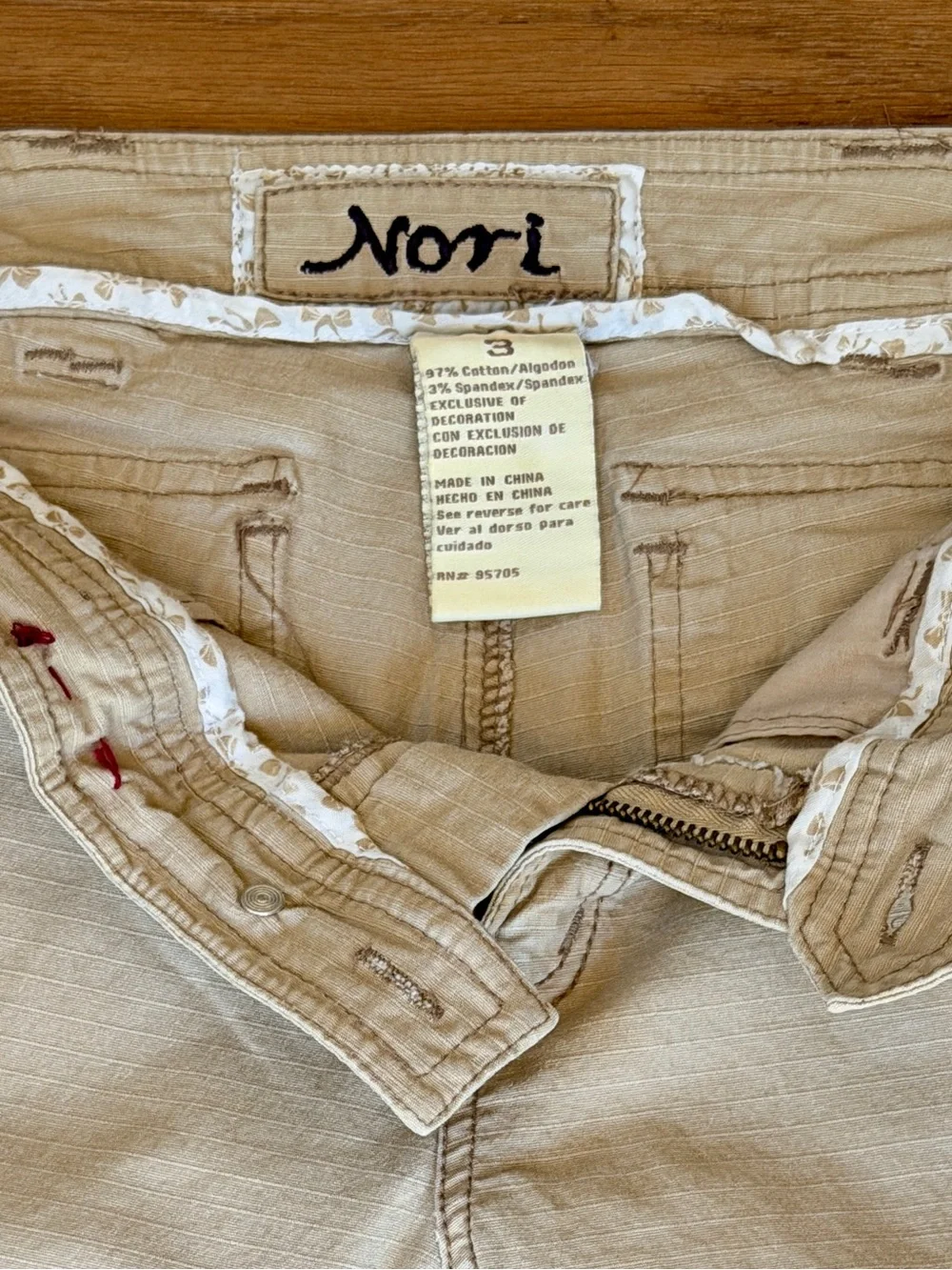 VTG Nori Y2K Khaki Cargo Capri Shorts Pants Cinched Knee Multi-Pocket Snap Wm 3 - Picture 6 of 10